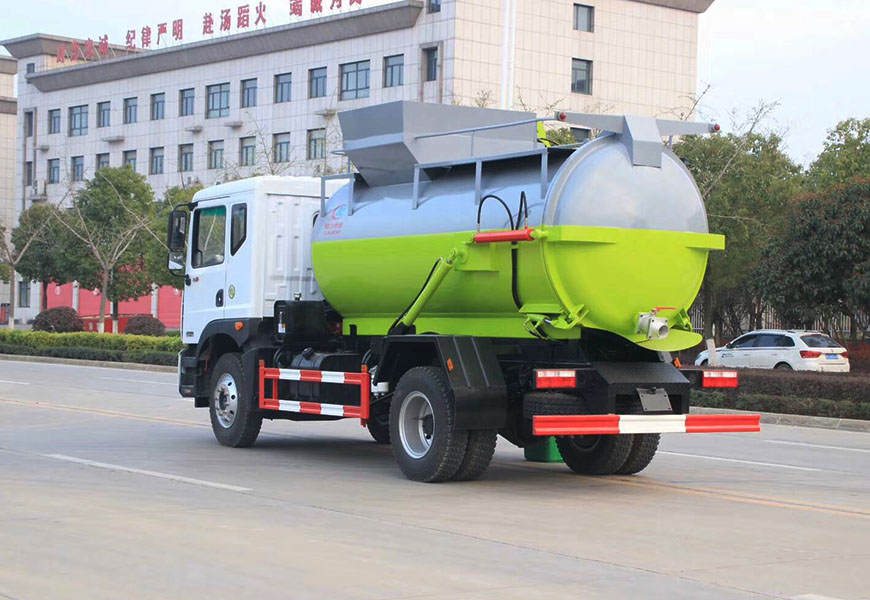東風(fēng)多利卡D9餐廚垃圾車(chē)后方位圖