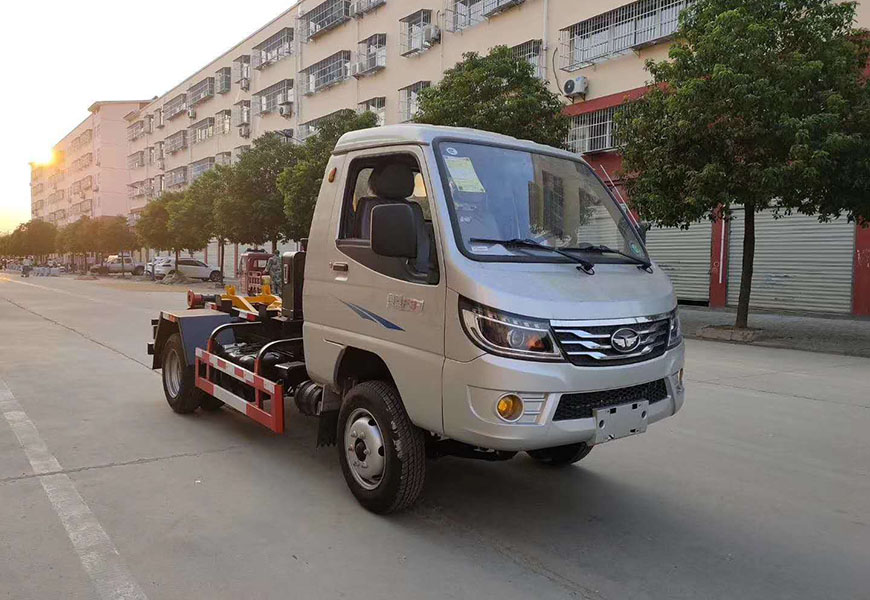 唐駿后雙胎汽油機(jī)勾臂垃圾車(chē)