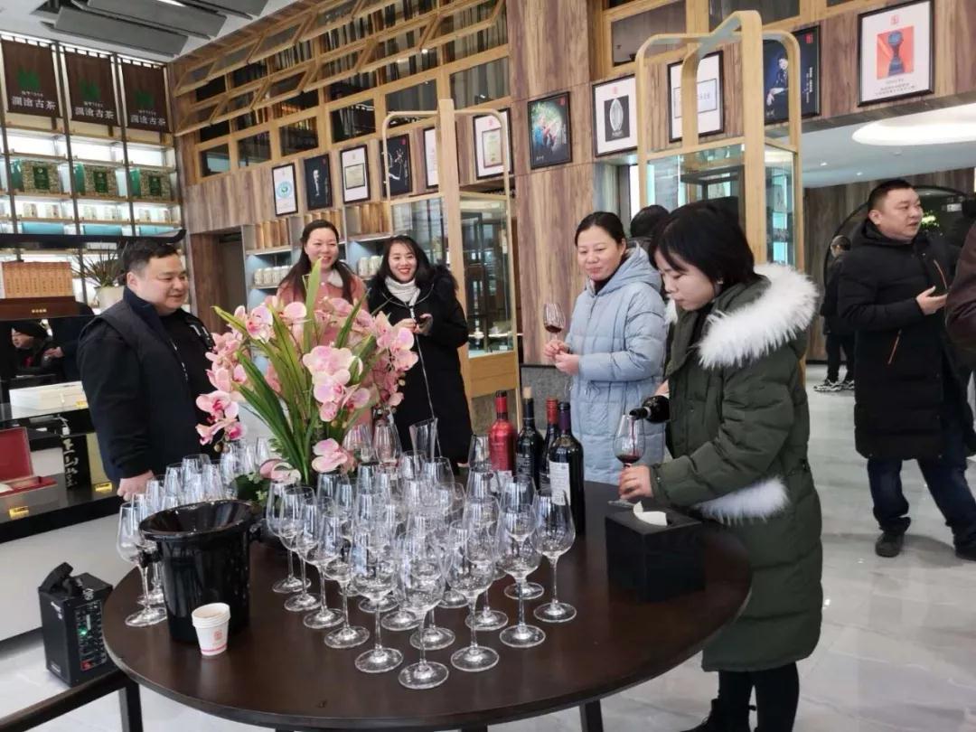 專題：程力匯隆重試營業(yè)，賓客盈門商賈名媛薈萃