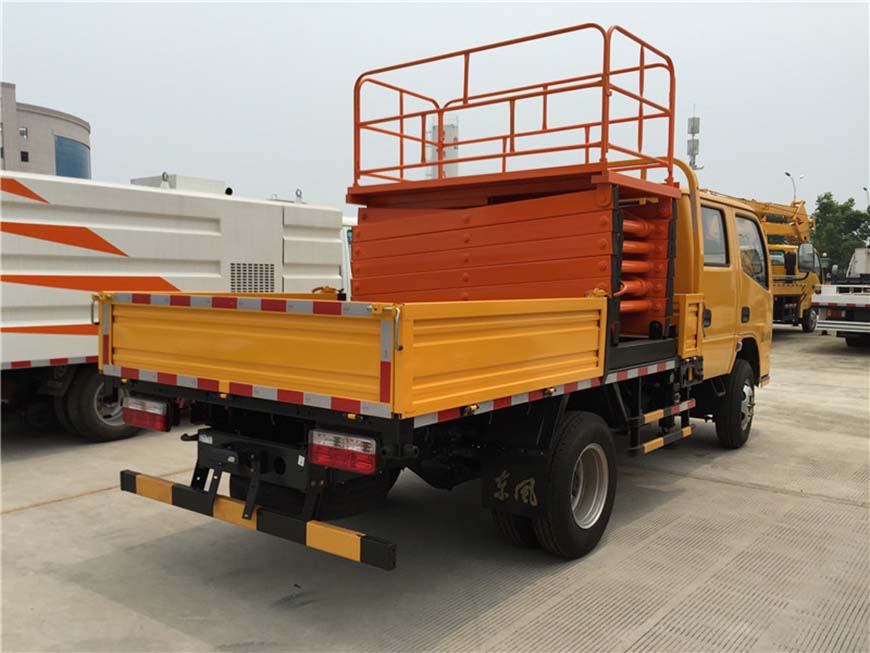 東風(fēng)8米、10米升降平臺車